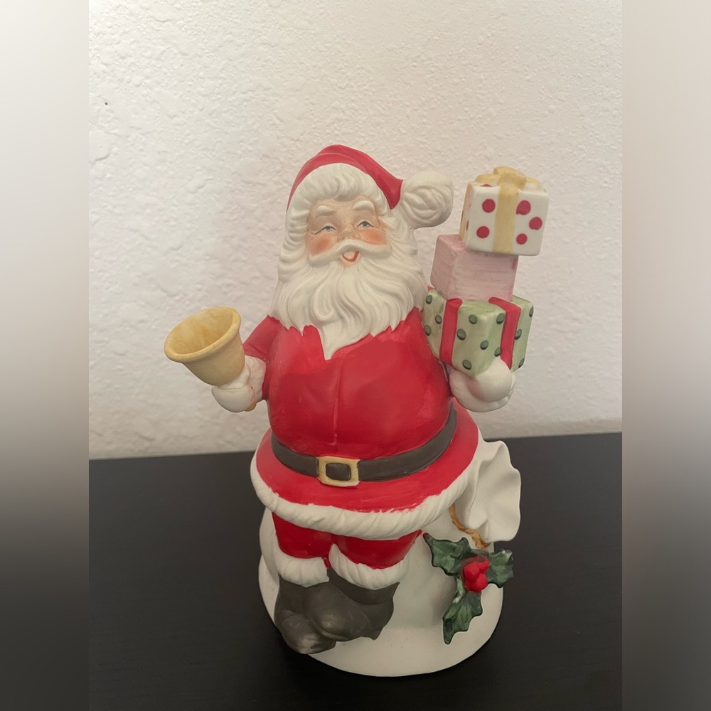 Vintage Christmas Berman & Anderson Santa Delivering Presents Music Box 7” H.